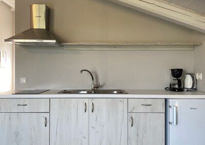 (4) Kitchen or kitchenette